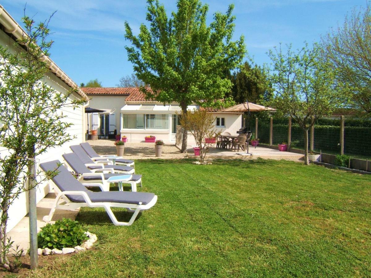 Gite L'Hirondelle Castelnau-de-Médoc Εξωτερικό φωτογραφία
